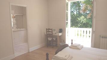 1 Schlafzimmer, Minibar, individuell dekoriert, individuell eingerichtet