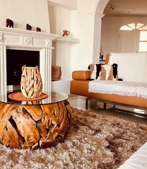 Smart TV, fireplace, foosball, books - great sea view *****1. Sea line villa*private*large pool*great garden*WIFI (Torrent de Cala Pi)