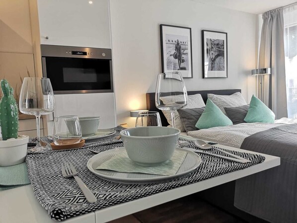 Apartment (1) | Essbereich im Zimmer