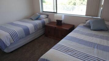 2 bedrooms, iron/ironing board, travel cot, free WiFi