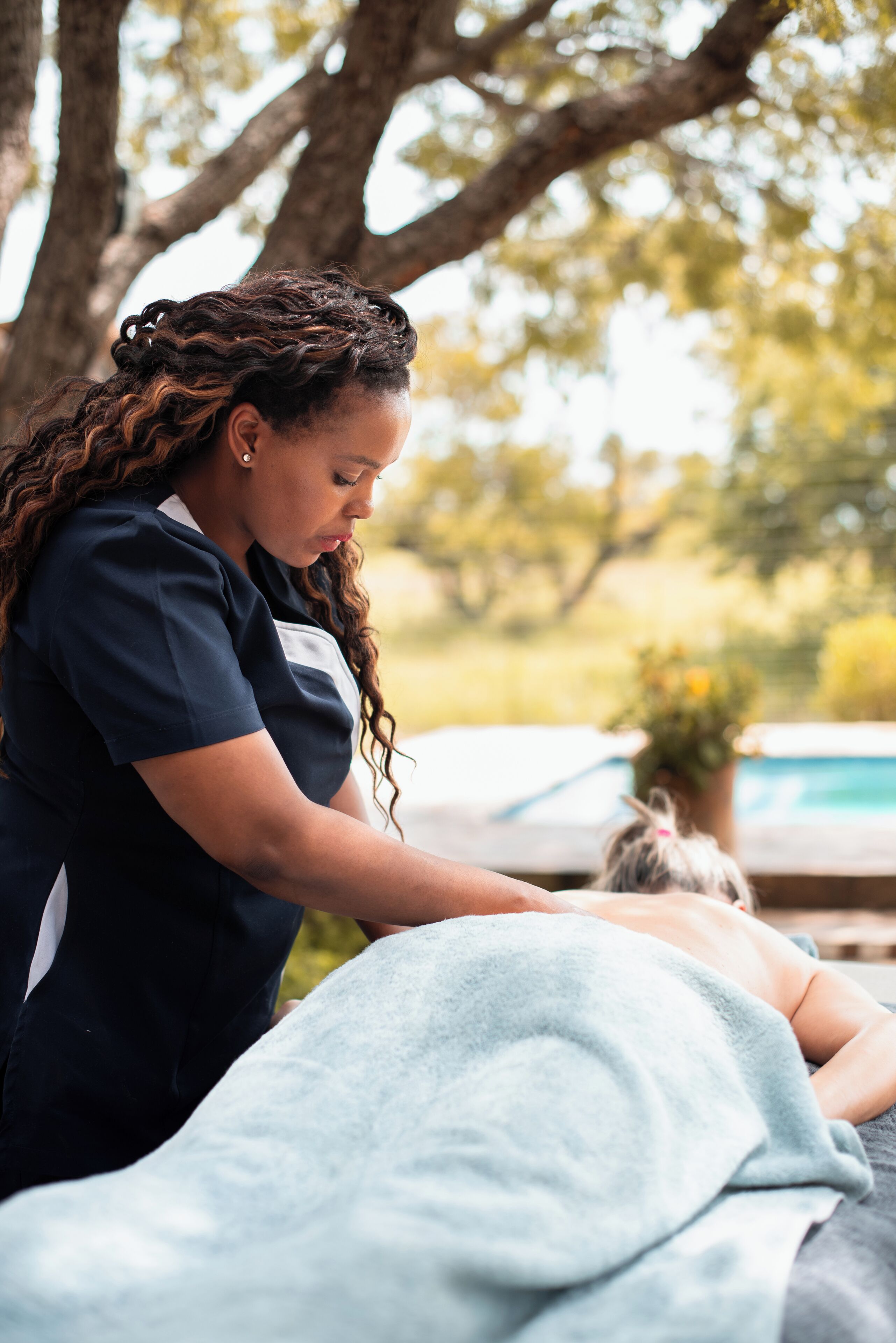 핫스톤 마사지, 딥티슈 마사지