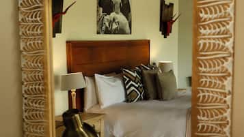 Villa – deluxe | Safe på rommet, skrivebord og skrivebord for bærbar PC