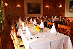 Dinner served - Hotel Häußler (Reichertshofen)