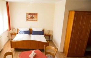 Habitación doble | Cunas gratuitas, camas supletorias, wifi gratis y ropa de cama