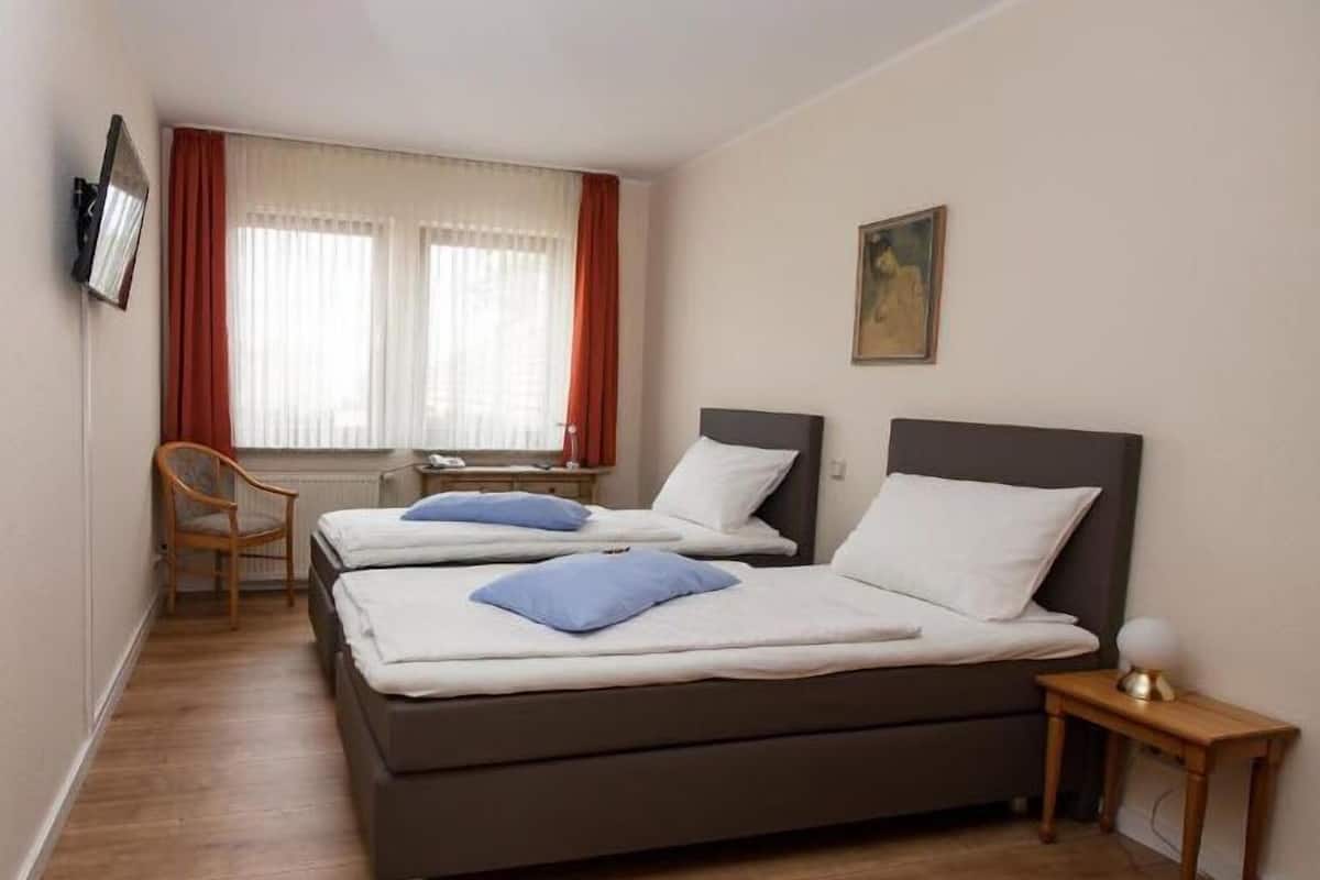 Twin Room | Cribs (free), rollaway beds (surcharge), WiFi (free), bed sheets