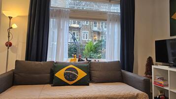 Apartemen Klasik | TV layar datar