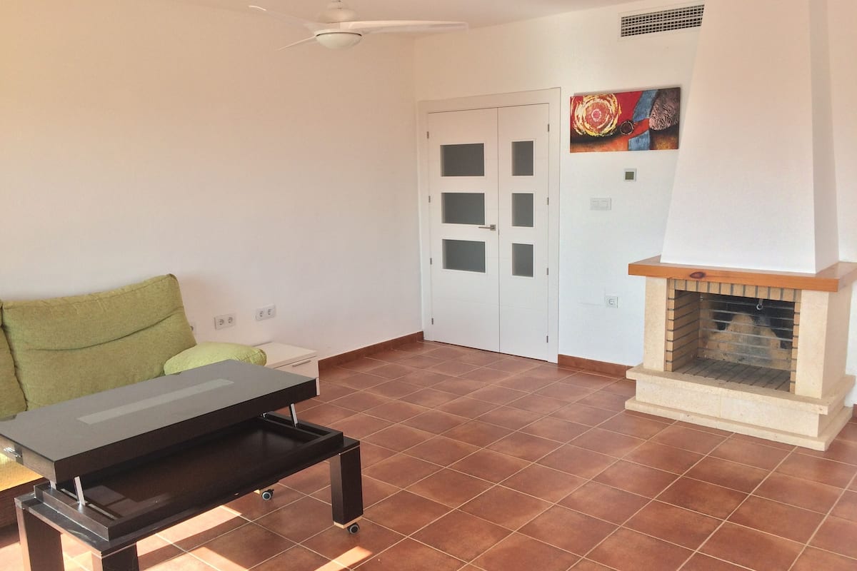 Appartement, 3 chambres, vue piscine | Coin séjour