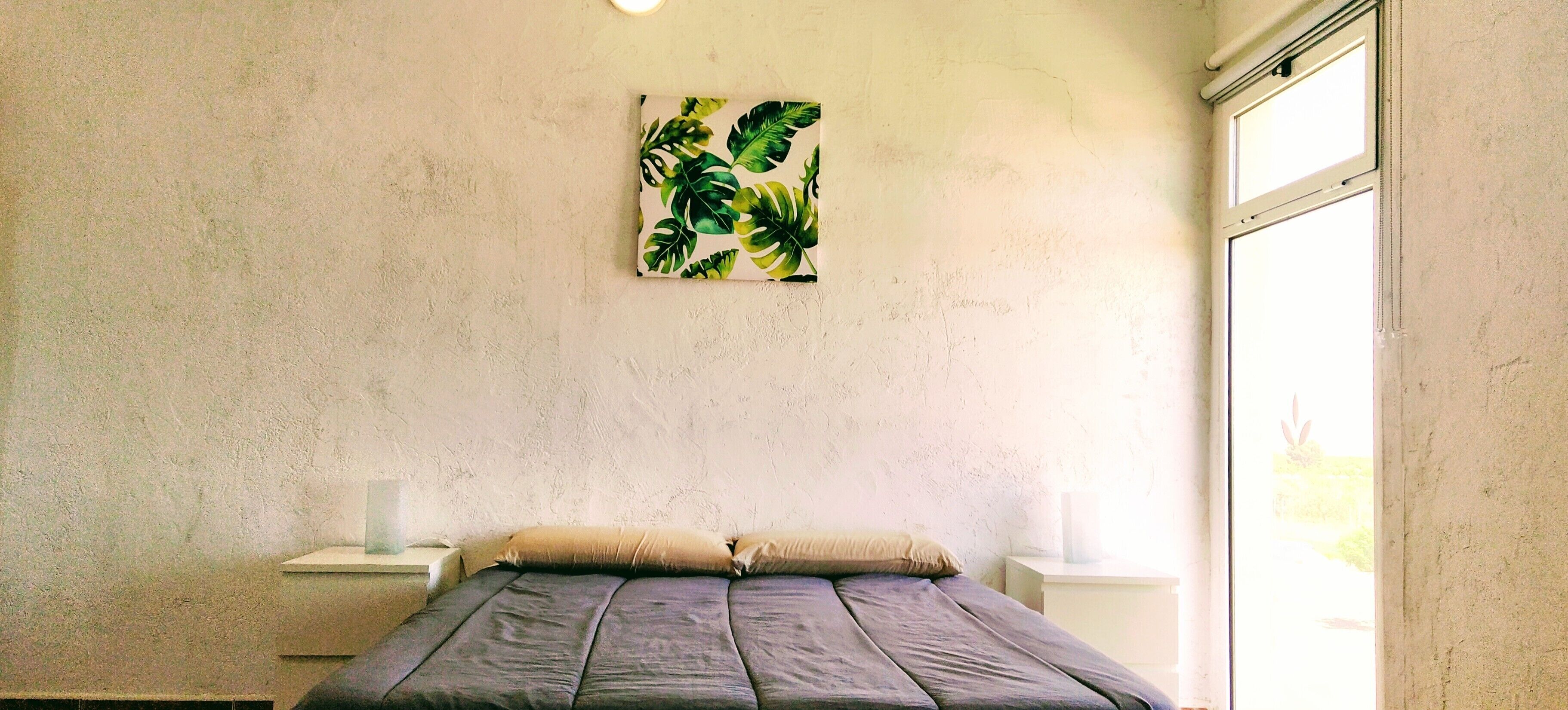 Hypo-allergenic bedding, down duvets, free WiFi, bed sheets