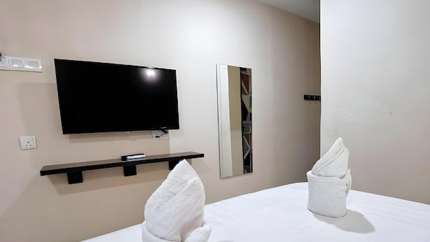 WiFi (free), bed sheets - Juru Hotel (Simpang Ampat)