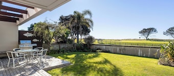 The Sandcastle - Papamoa Holiday Apartment