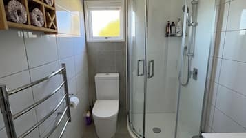 Ensemble douche/baignoire, baignoire Ă jets, sĂšche-cheveux