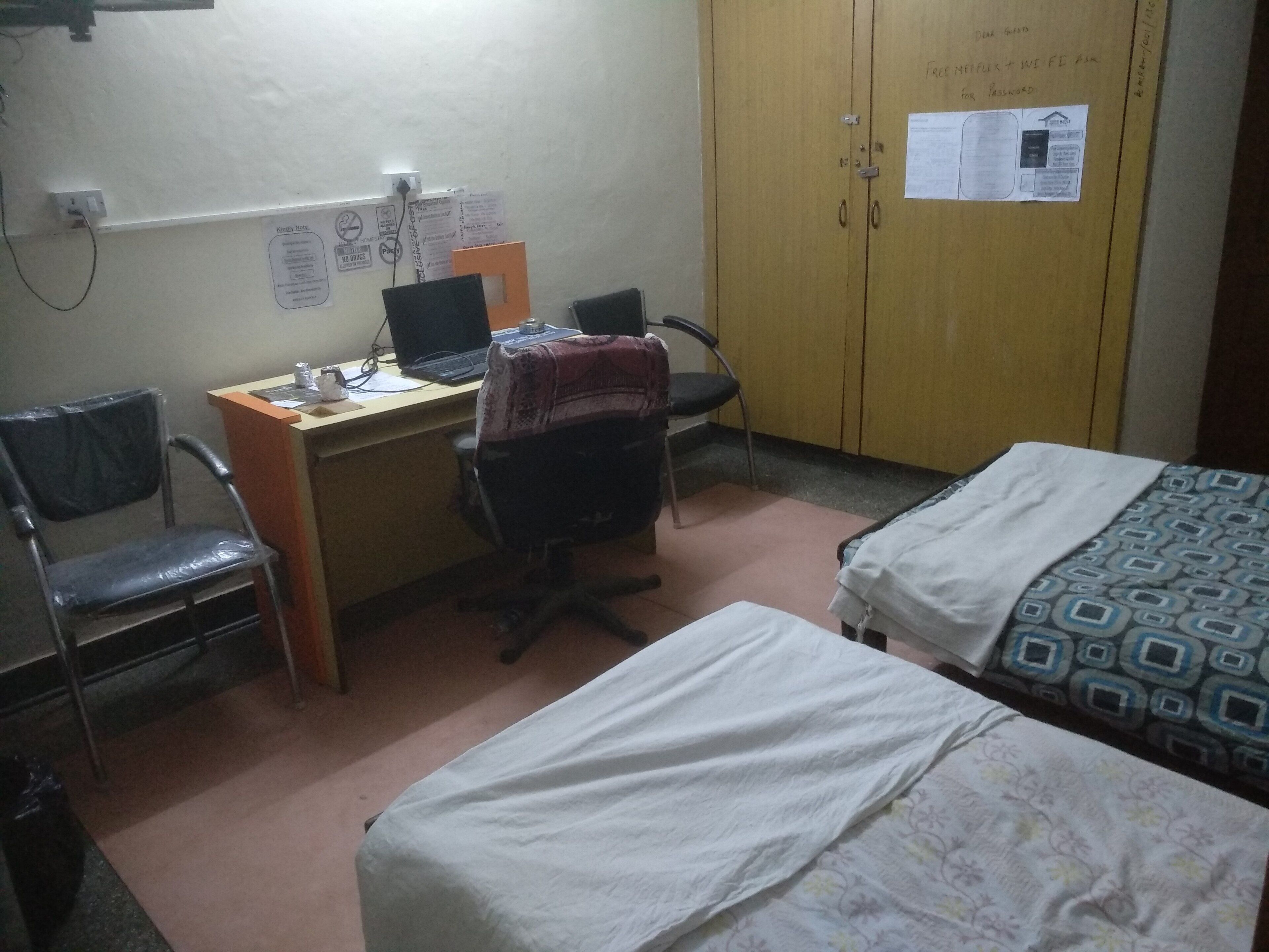 3 bedrooms, iron/ironing board, free WiFi, bed sheets