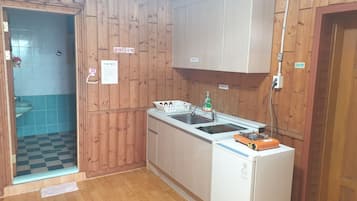 1F Sun B | Living area
