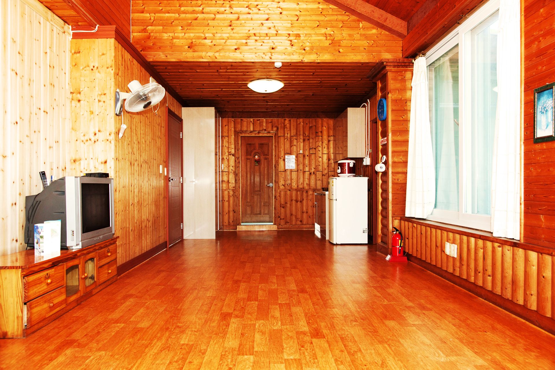 1F Sun B | Soundproofing, free WiFi, bed sheets