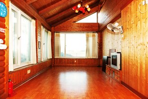 Zimmer (1F Sun B) | Schallisolierte Zimmer, kostenloses WLAN, Bettwäsche