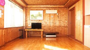 Huone (2F Moon B) | 1 makuuhuone, äänieristys, ilmainen Wi-Fi, vuodevaatteet