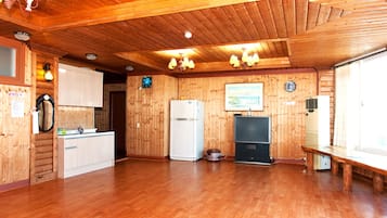 1F Sun A | Private kitchenette
