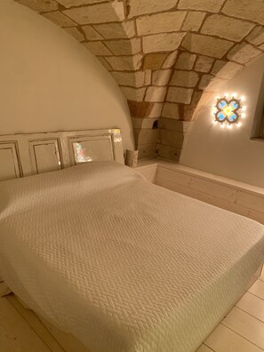 2 bedrooms, iron/ironing board, WiFi, bed sheets - Wonderful residence in the heart of Otranto. (Otranto)