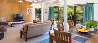 Serene Sounds - Anakiwa Holiday Home