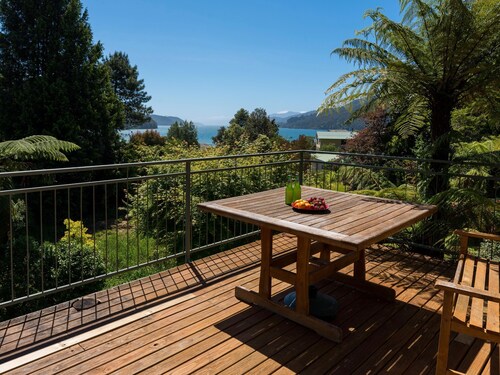 Serene Sounds - Anakiwa Holiday Home