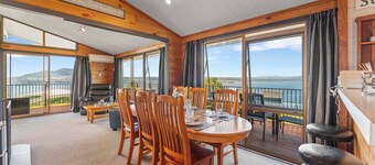 Heights Haven - Acacia Bay Holiday Home