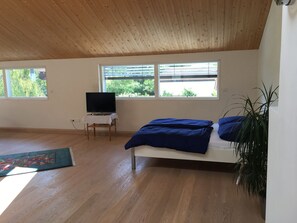 1 bedroom, WiFi, bed sheets - Light flooded apartment, quiet, sep. Entrance, 30 minutes to Munich (Berg)