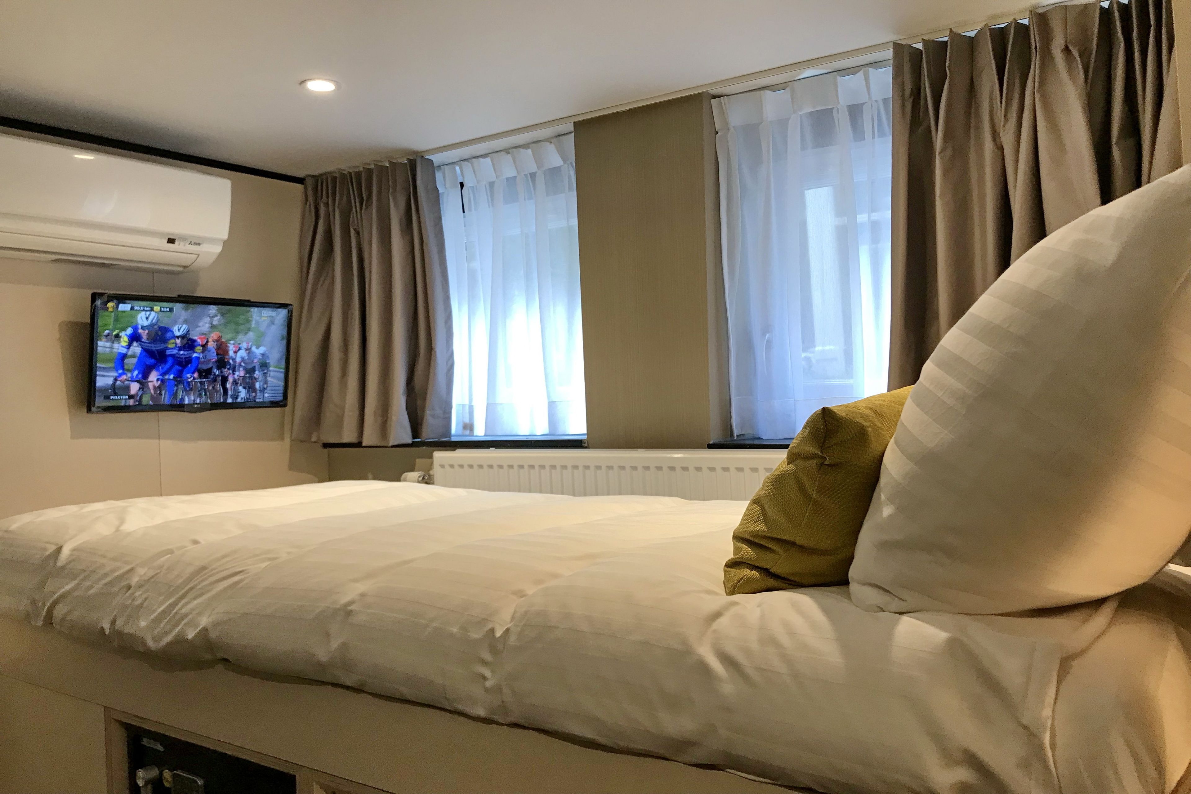 economy single room | in-room safe, blackout curtains, free wifi, bed sheets