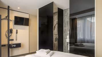 In-room safe, blackout curtains, free WiFi, bed sheets