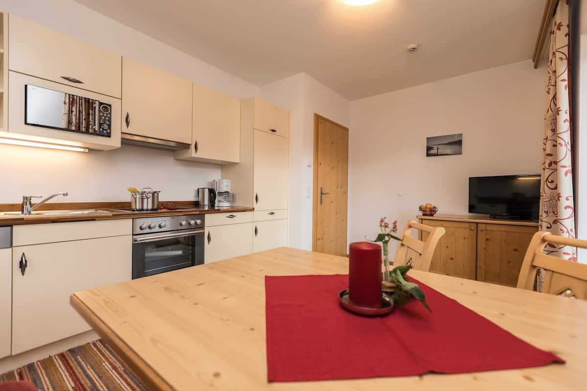 Standaard appartement, 2 slaapkamers, niet-roken, uitzicht op bergen | Privékeuken