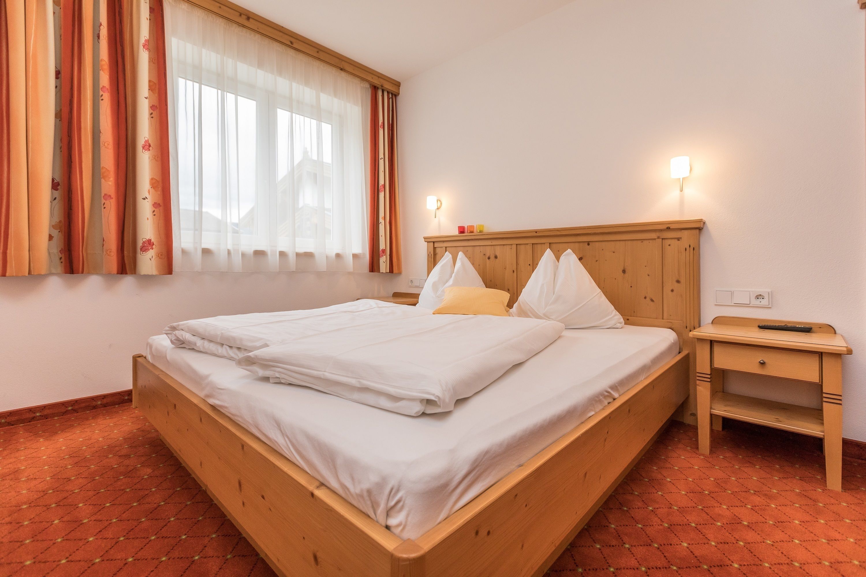 Hypo-allergenic bedding, in-room safe, blackout drapes, soundproofing