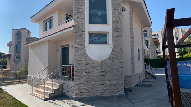 Front of property - Villa with Pool&Jacuzzi by the Sea (12) (Cesme)