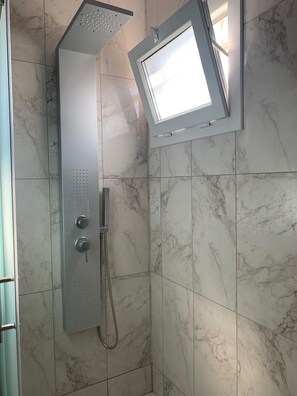 Luxury Villa | Bathroom shower - Villa with Pool&Jacuzzi by the Sea (12) (Cesme)