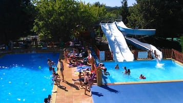 Sæsonbestemt udendørs pool