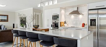 Maison de Maude - Lake Hawea Holiday Home