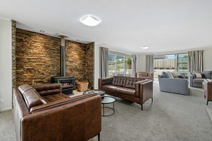 Télévision, Netflix, services de streaming, chaîne hi-fi