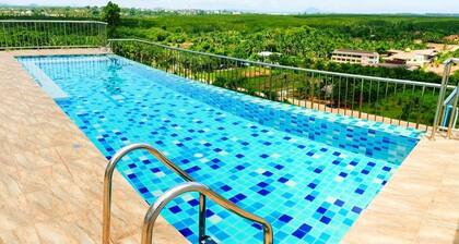 The Royal Suite By The Ozone Condo