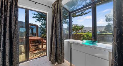 Beach Galore - Waihi Beach Holiday Home