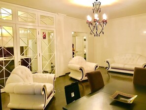 아파트 (Merab Aleksidze Str. 7) | 다리미/다리미판, 무료 WiFi, 침대 시트