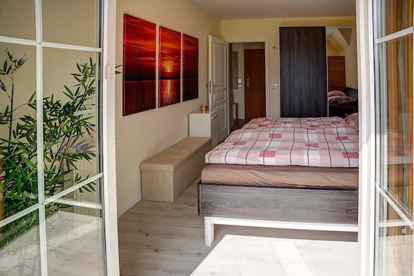 1 habitación, cuna de viaje y wifi gratis 