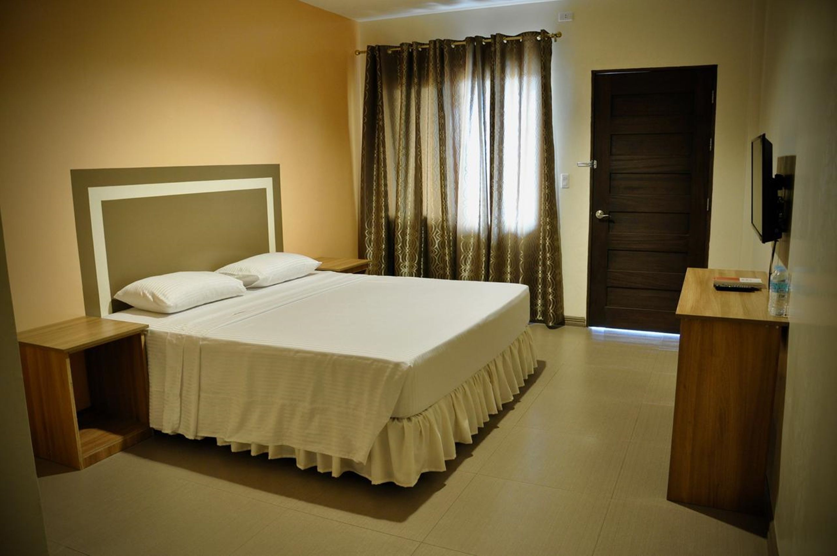 Free WiFi, bed sheets