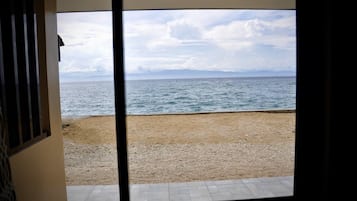 King Room with Sea View | Beach/ocean view