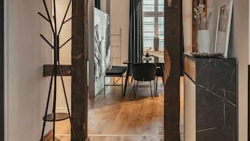Deluxe Apartment, Private Bathroom, City View (Freiraum 1) | Interior