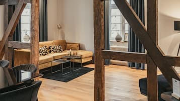 Deluxe Apartment, Private Bathroom, City View (Freiraum 1) | 1 bedroom