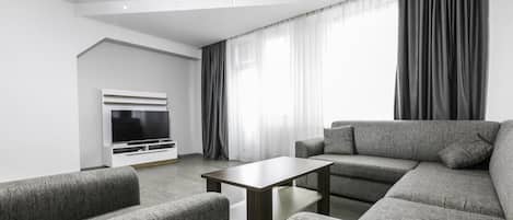 Leilighet (3 Arnold Chikobava Street 10) | Skrivebord, strykejern/-brett, wi-fi (inkludert) og sengetøy