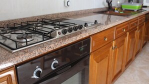 Coffee/tea maker, full-size fridge, microwave, oven - Sublime Despertar (Vila Nova de Gaia)