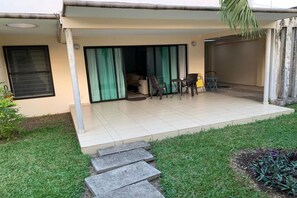 Terrace/patio - Guest House 3 T3 (Abidjan)