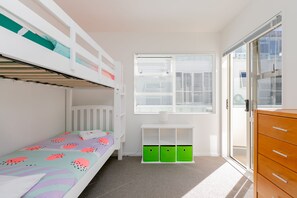 3 bedrooms, WiFi, bed sheets