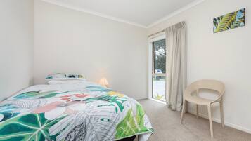 3 habitaciones, tabla de planchar con plancha, wifi y ropa de cama