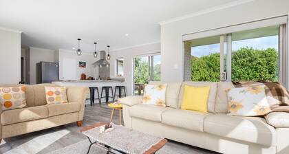 Modern Beach Break - Waihi Beach Holiday Home