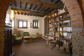 Living area - Agriturismo La Casina della Burraia (Subbiano)